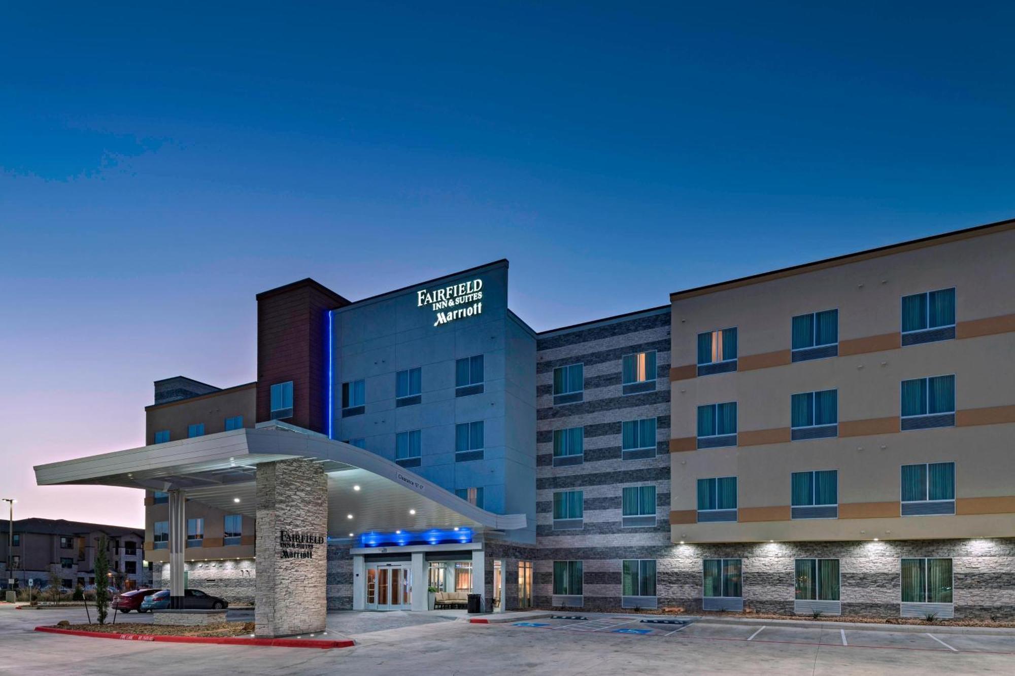 Fairfield Inn & Suites By Marriott Austin Buda Exteriör bild